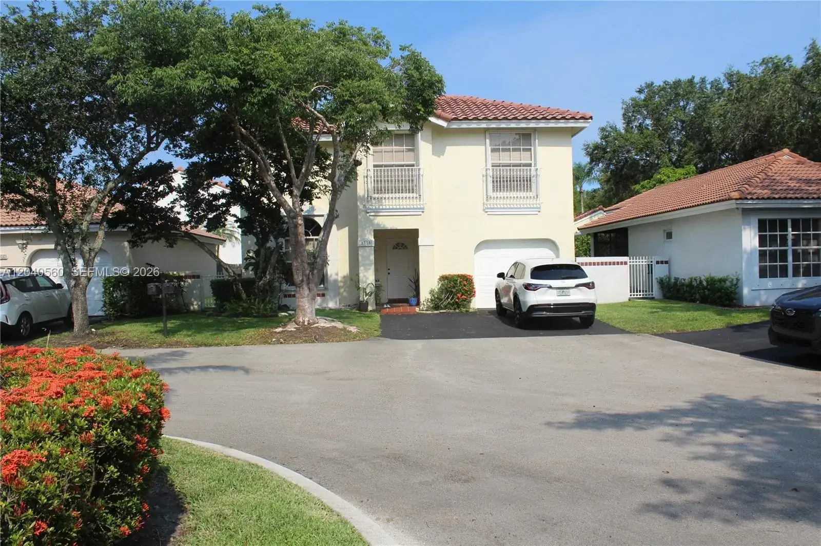 1335 Seagrape Cir, Weston FL 33326