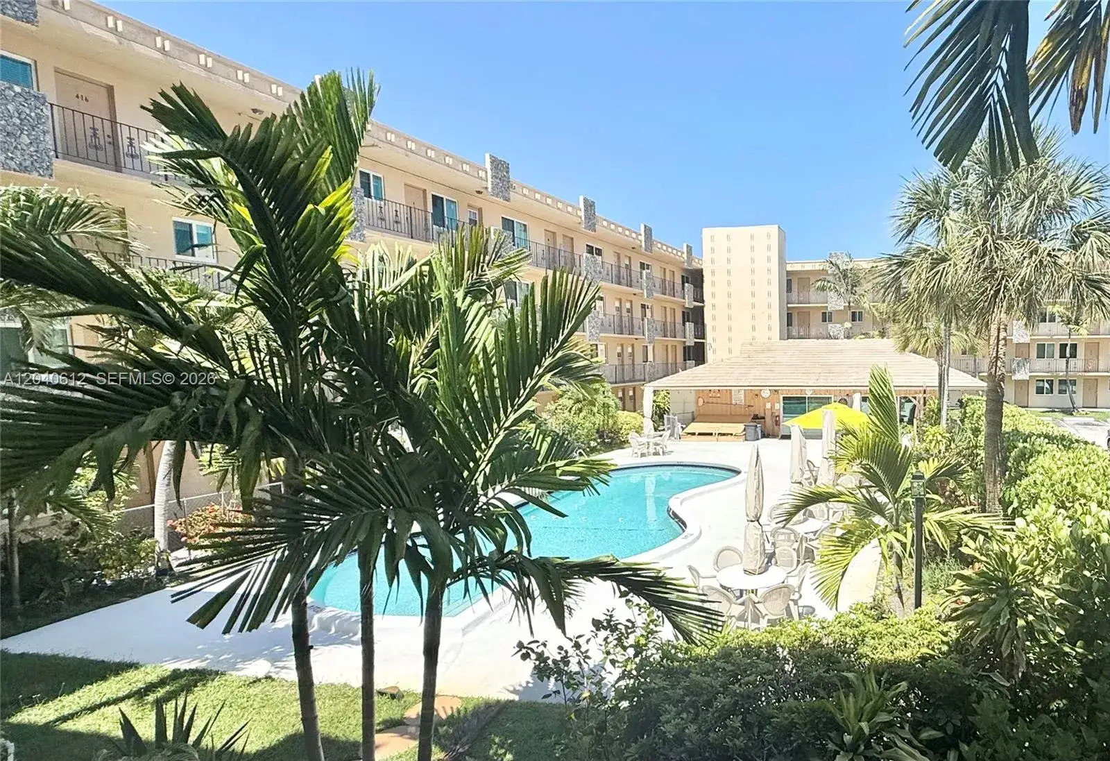 1 bedroom 1 bath Residential for sale at 2145 Pierce St # 206, Hollywood FL 33020