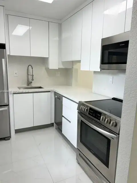 1 bedroom 1 bath Residential Lease for rent at 505 NW 177th St # 139, Miami Gardens FL 33169