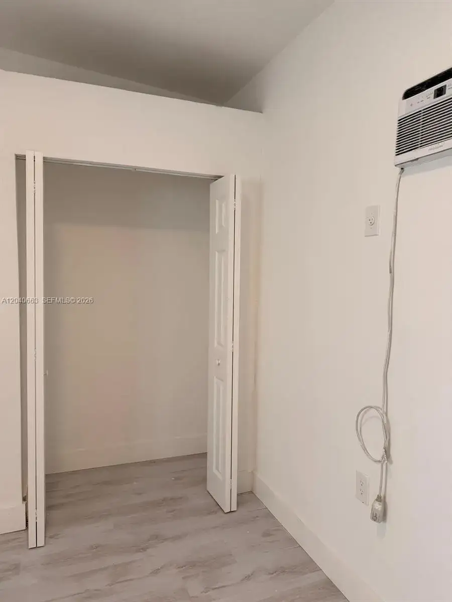 1 bedroom 1 bath Residential Lease for rent at 860 NW 171st St # b, Miami Gardens FL 33169