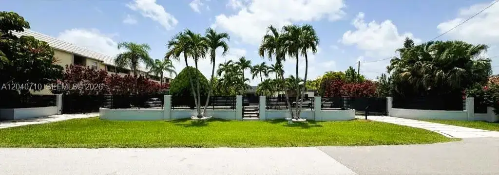 5 bedroom 5 bath Residential for sale at 6940 SW 89th Ct, Miami FL 33173