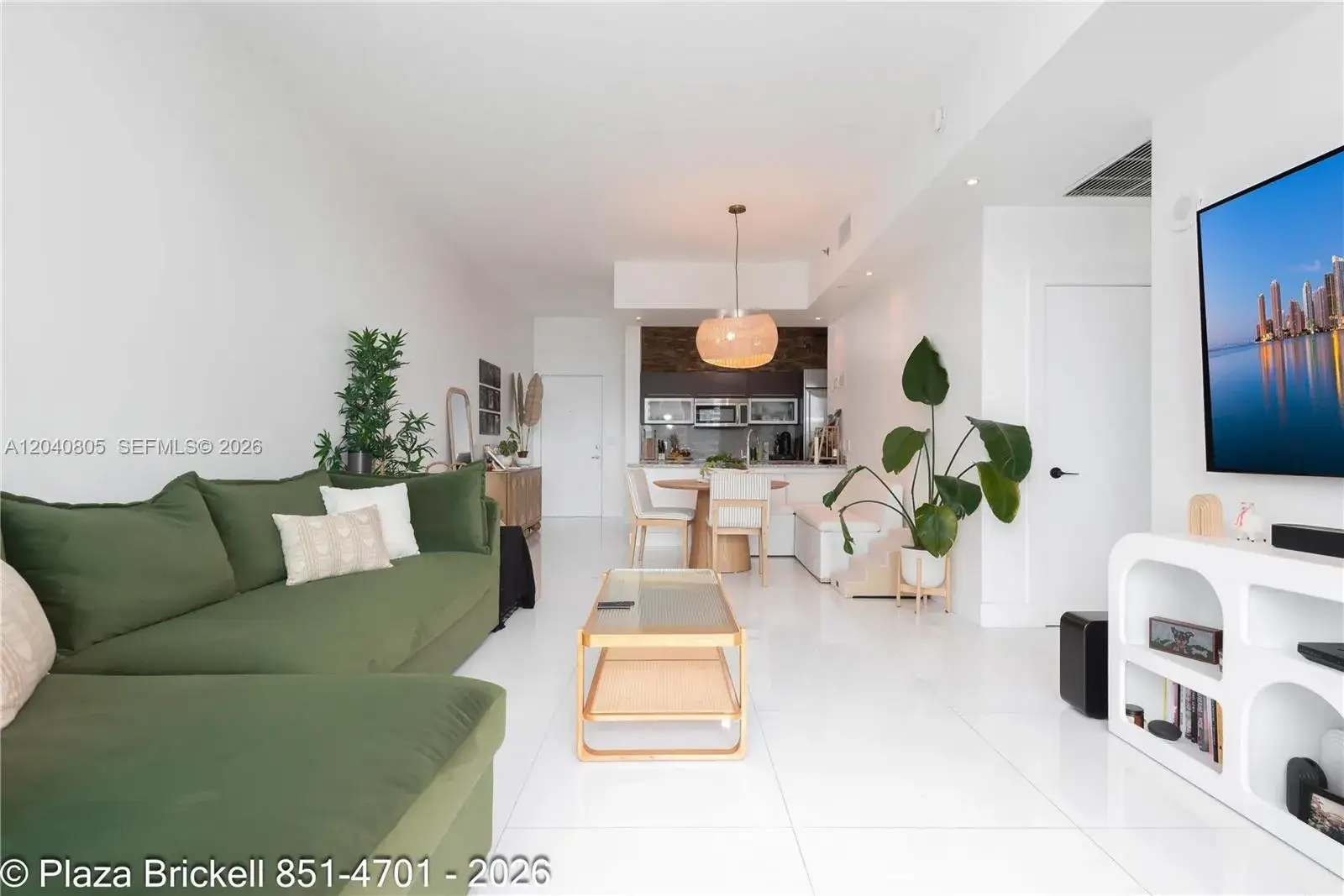 1 bedroom 1 bath Residential for sale at 950 Brickell Bay Dr # 4701, Miami FL 33131