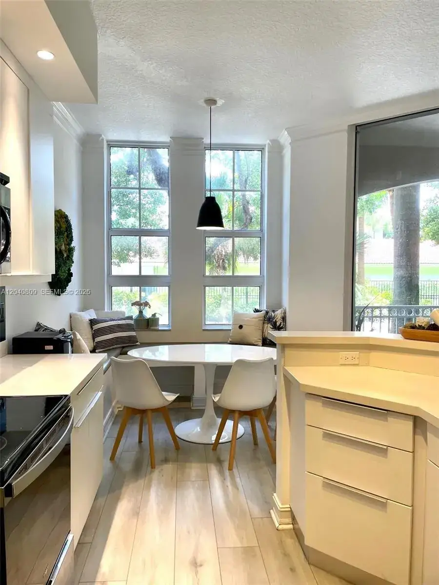 2 bedroom 2 bath Residential for sale at 3001 NE 185th St # 123, Aventura FL 33180