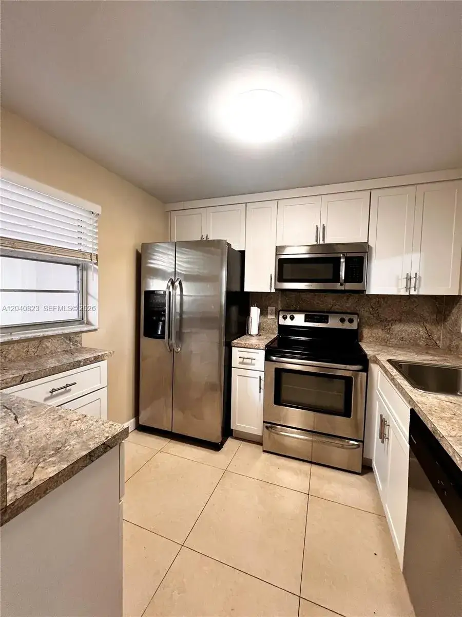 2 bedroom 2 bath Residential for sale at 9235 Lagoon Pl # 109, Davie FL 33324