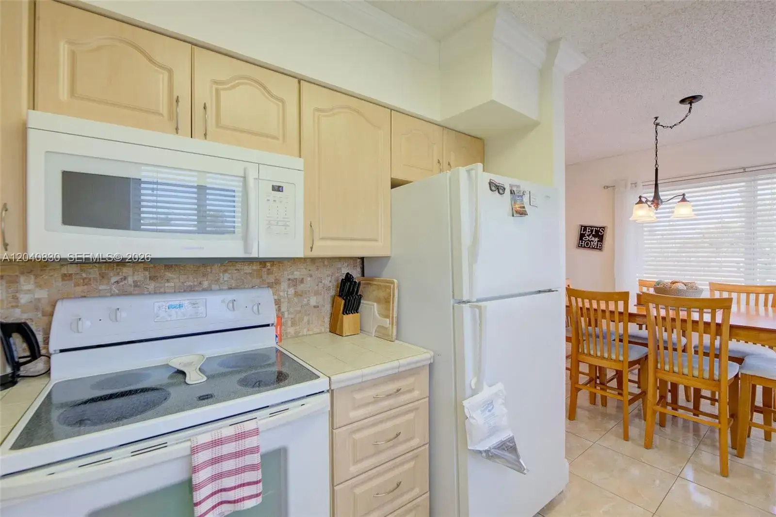 2 bedroom 1 bath Residential for sale at 920 SW 10th Ter # 12R, Hallandale Beach FL 33009