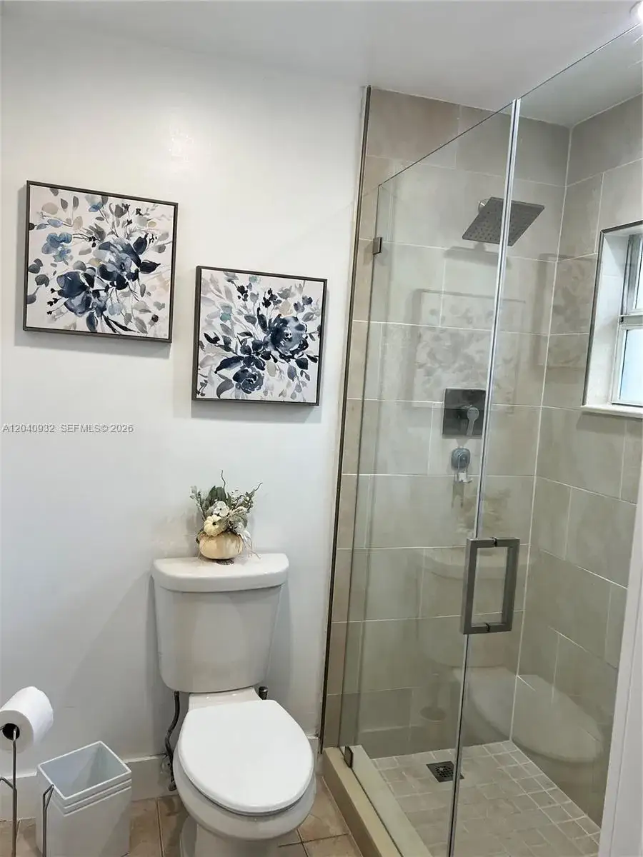 1 bedroom 1 bath Residential for sale at 11376 SW 2nd Ct # 11376, Pembroke Pines FL 33025