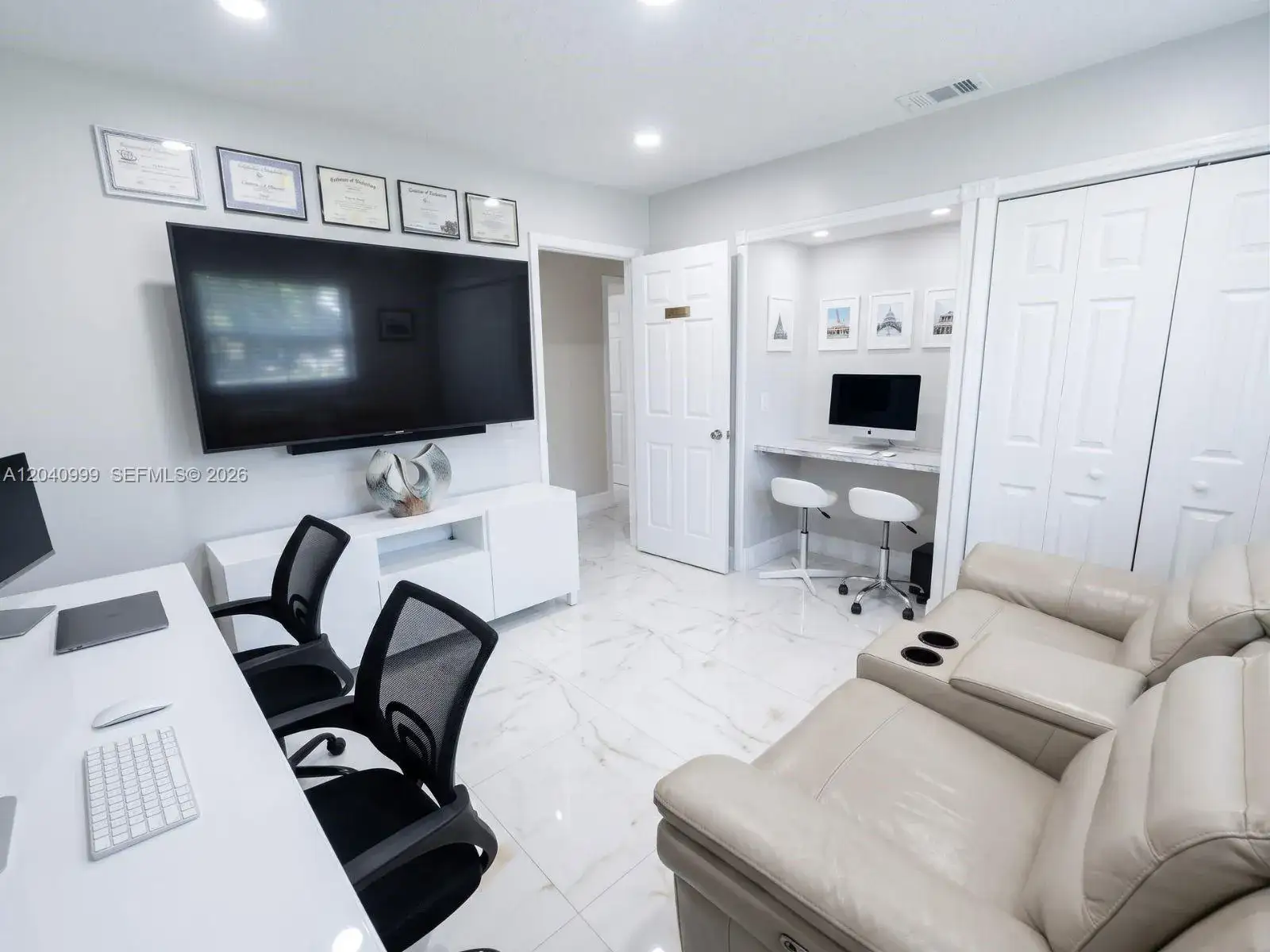 3 bedroom 2 bath Residential for sale at 324 Patio Village Ter, Weston FL 33326