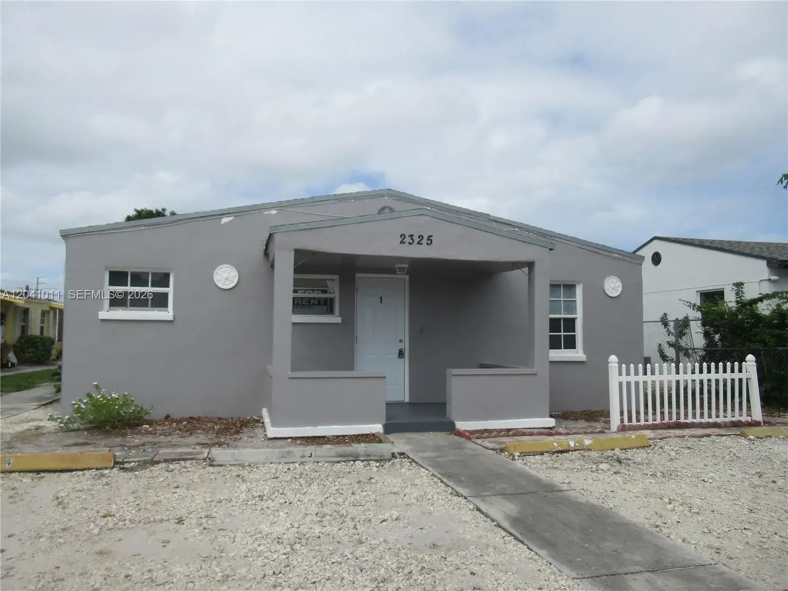 1 bedroom 1 bath Residential Lease for rent at 2325 Madison St # 1, Hollywood FL 33020