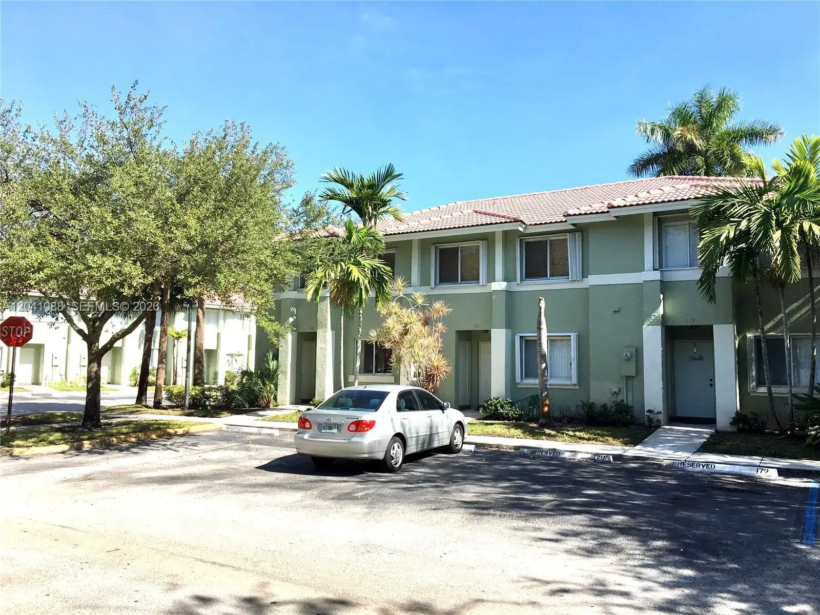 3 bedroom 2 bath Residential for sale at 183 Hidden Ct Rd # 33, Hollywood FL 33023