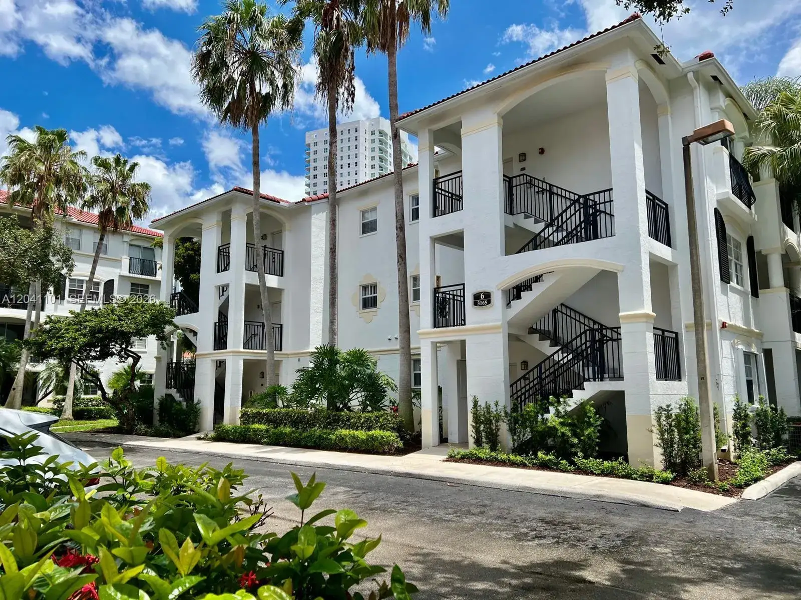 1 bedroom 1 bath Residential Lease for rent at 3165 NE 184th St # 6301, Aventura FL 33160