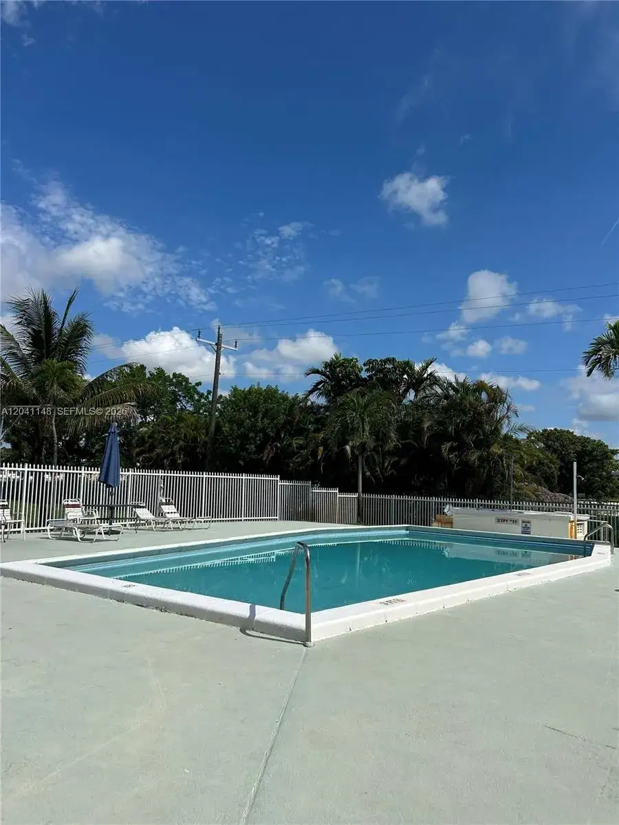 2 bedroom 2 bath Residential Lease for rent at 1501 NE 191st St # C401, Miami FL 33179