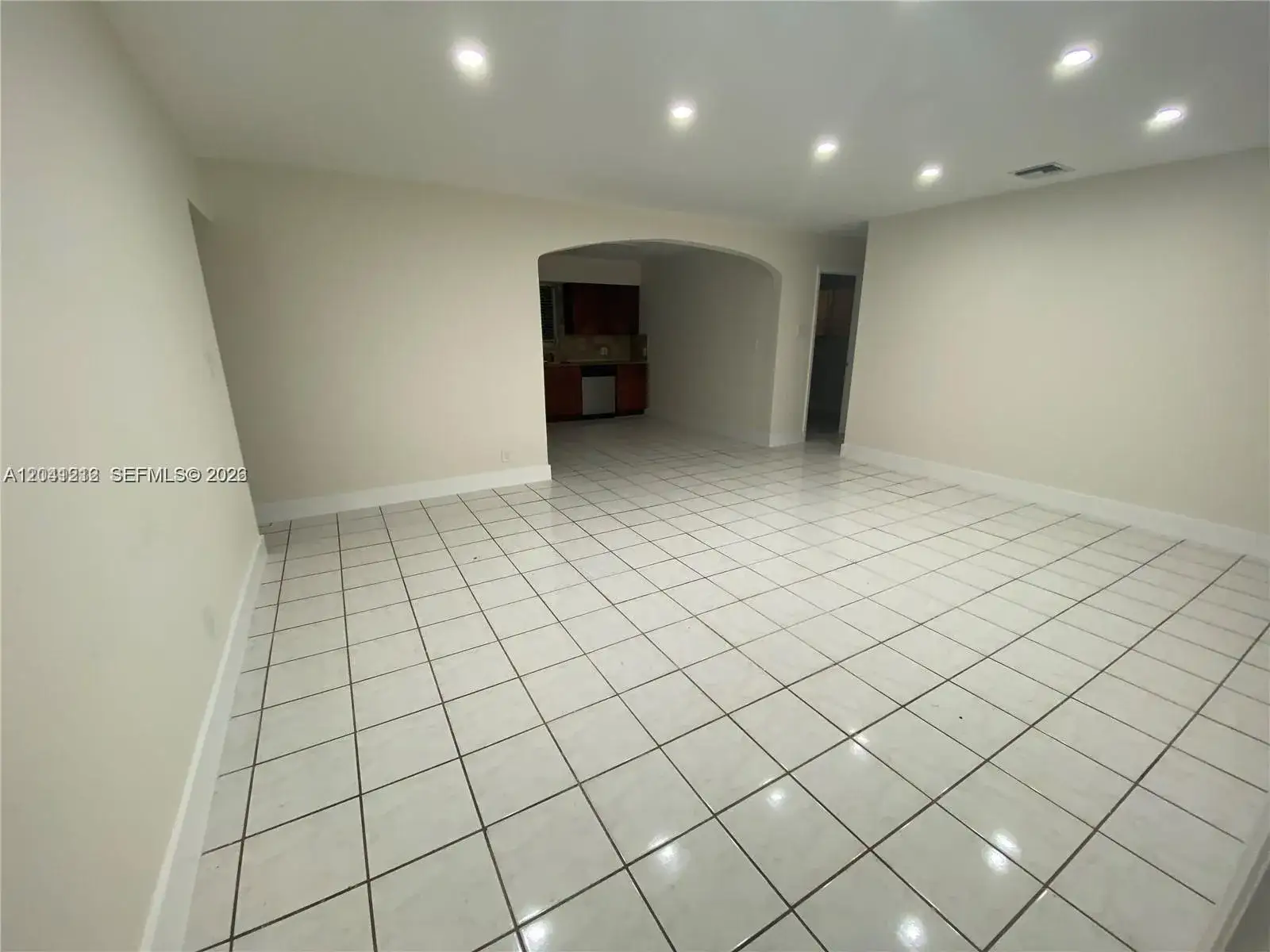 3 bedroom 1 bath Residential Lease for rent at 1727 Washington St # 1727, Hollywood FL 33020