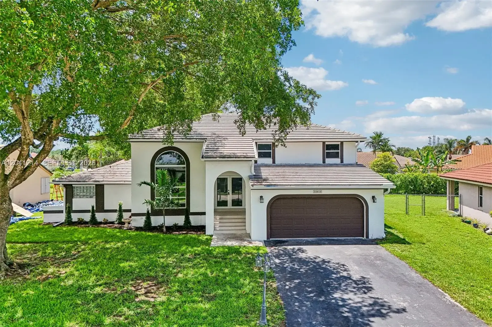 4 bedroom 3 bath Residential for sale at 15010 E Falcons Lea Dr, Davie FL 33331