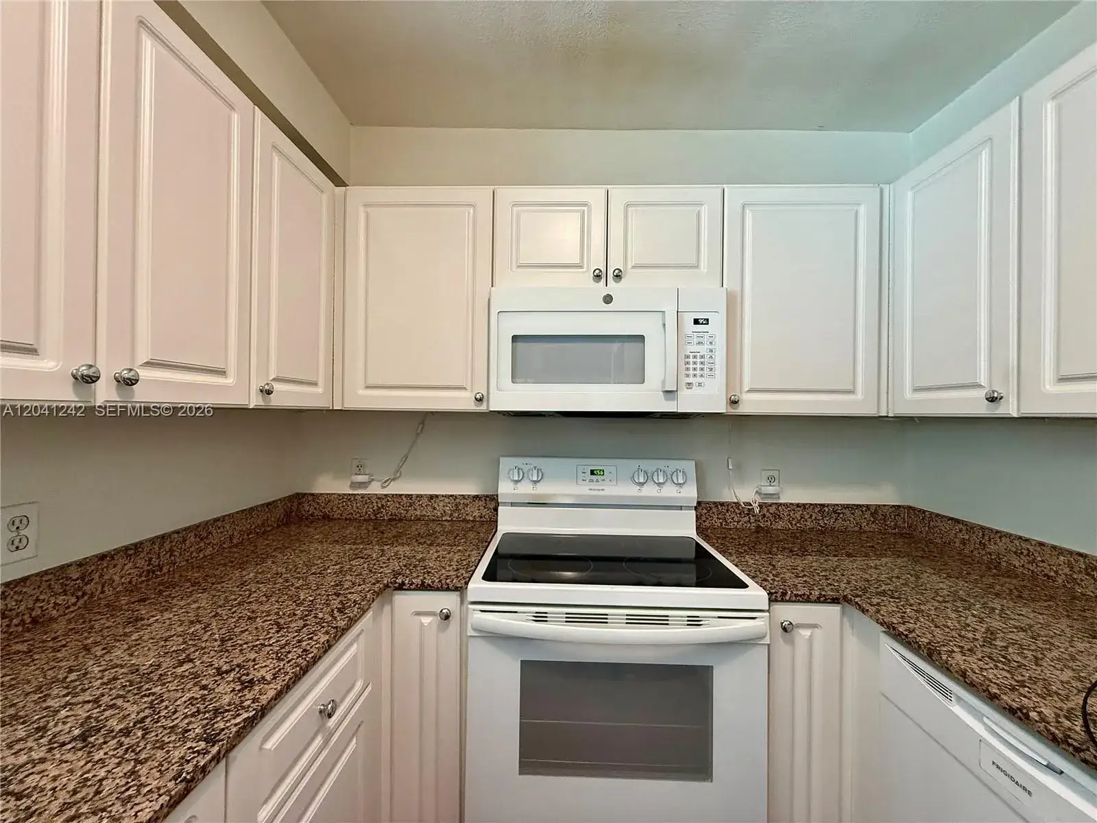 2 bedroom 2 bath Residential for sale at 7800 Collins Ave # 407, Miami Beach FL 33141
