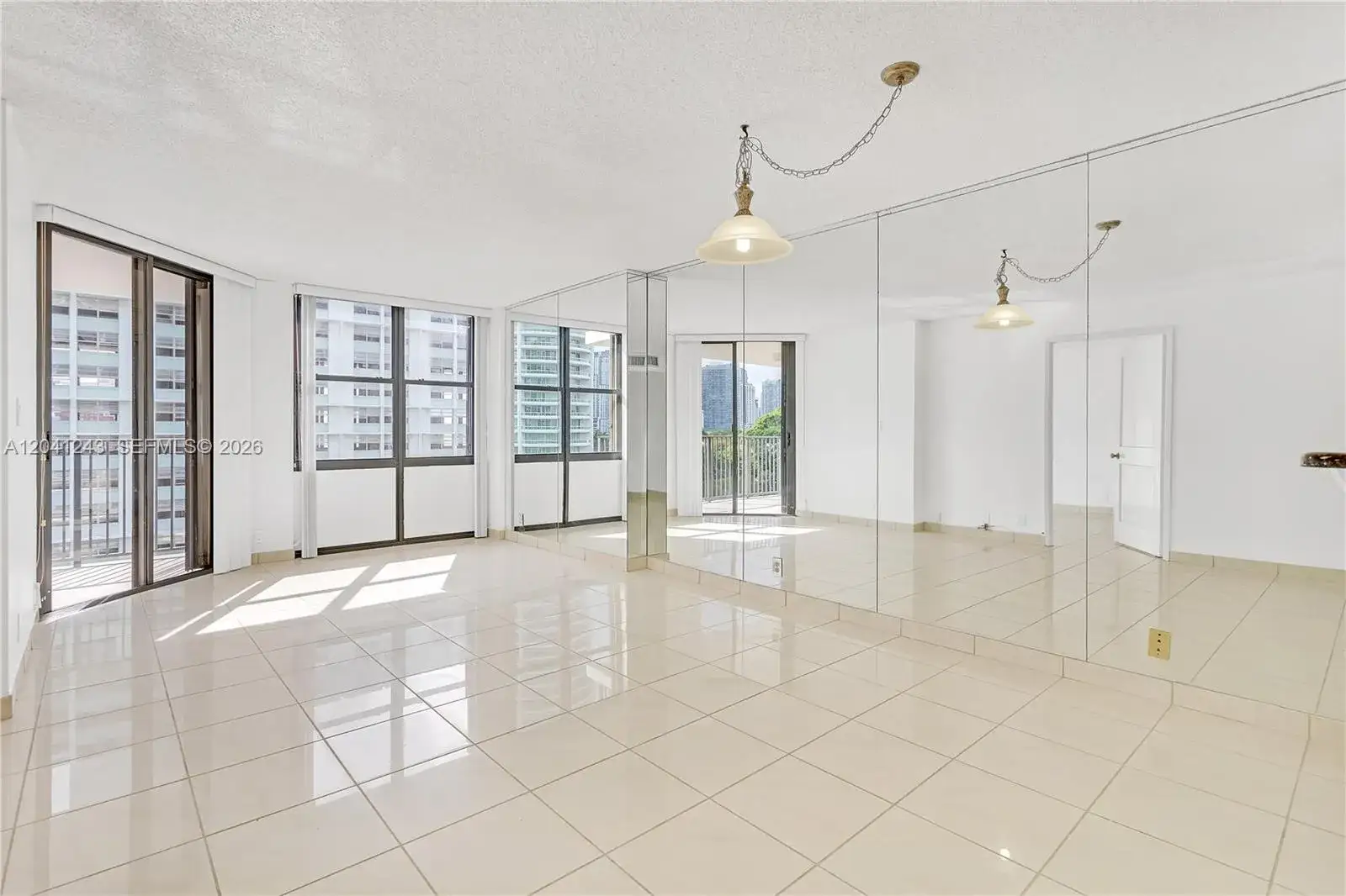 1 bedroom 2 bath Residential Lease for rent at 1865 Brickell Ave # A805, Miami FL 33129