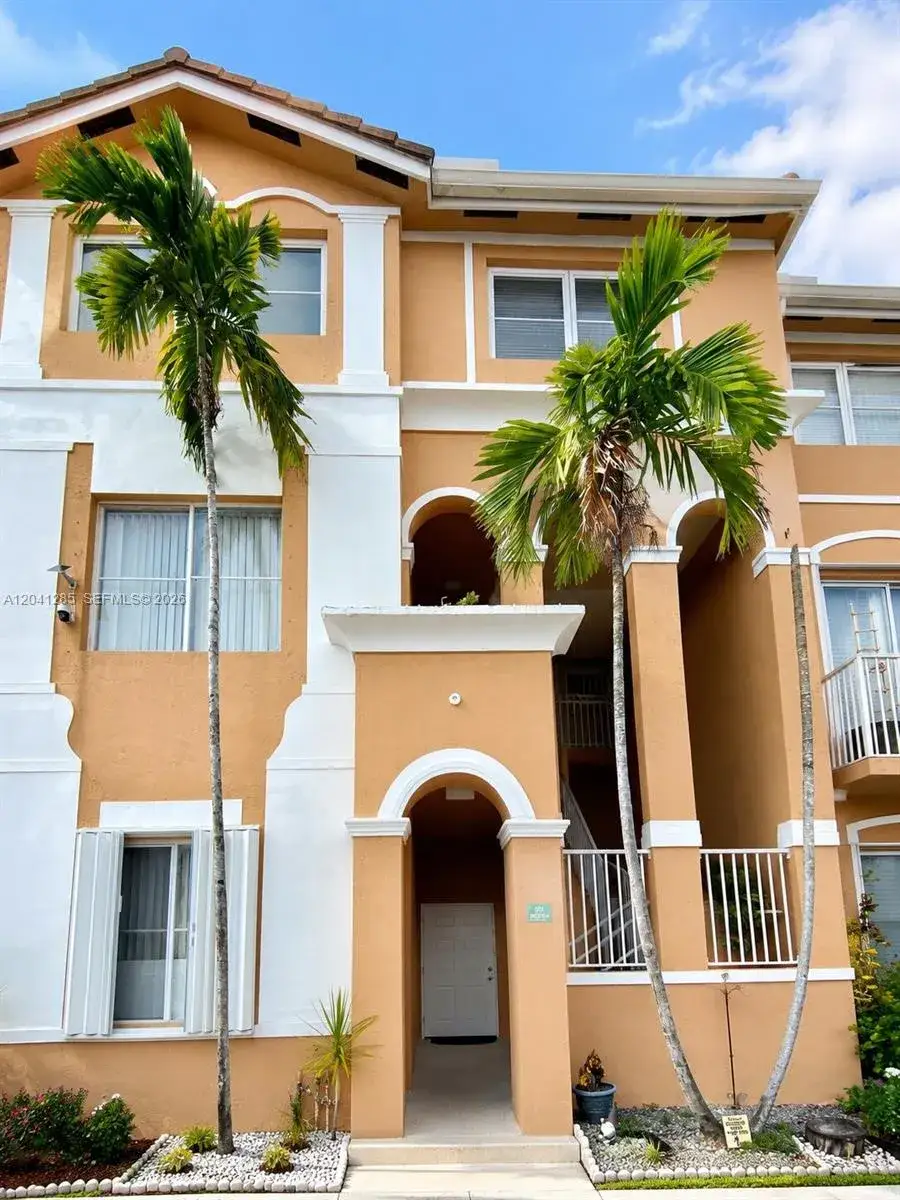2 bedroom 2 bath Residential for sale at 7250 NW 177th St # 16, Hialeah FL 33015