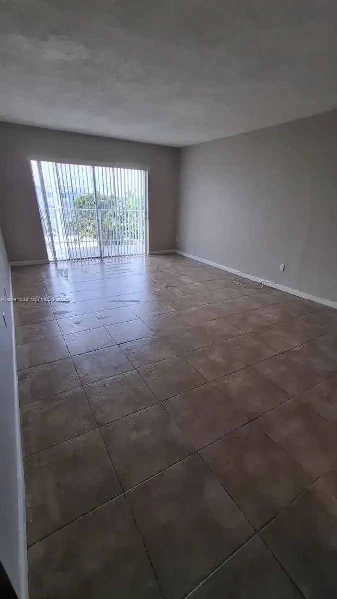 2 bedroom 2 bath Residential Lease for rent at 496 NW 165th St Rd # 612, Miami FL 33169