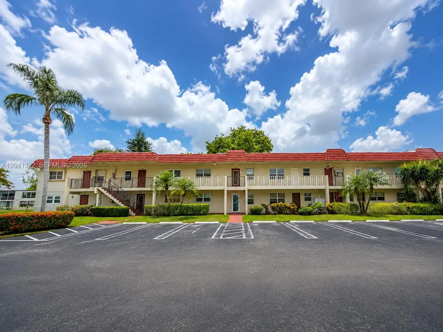 2 bedroom 2 bath Residential for sale at 20 Abbey Ln # 101, Delray Beach FL 33446