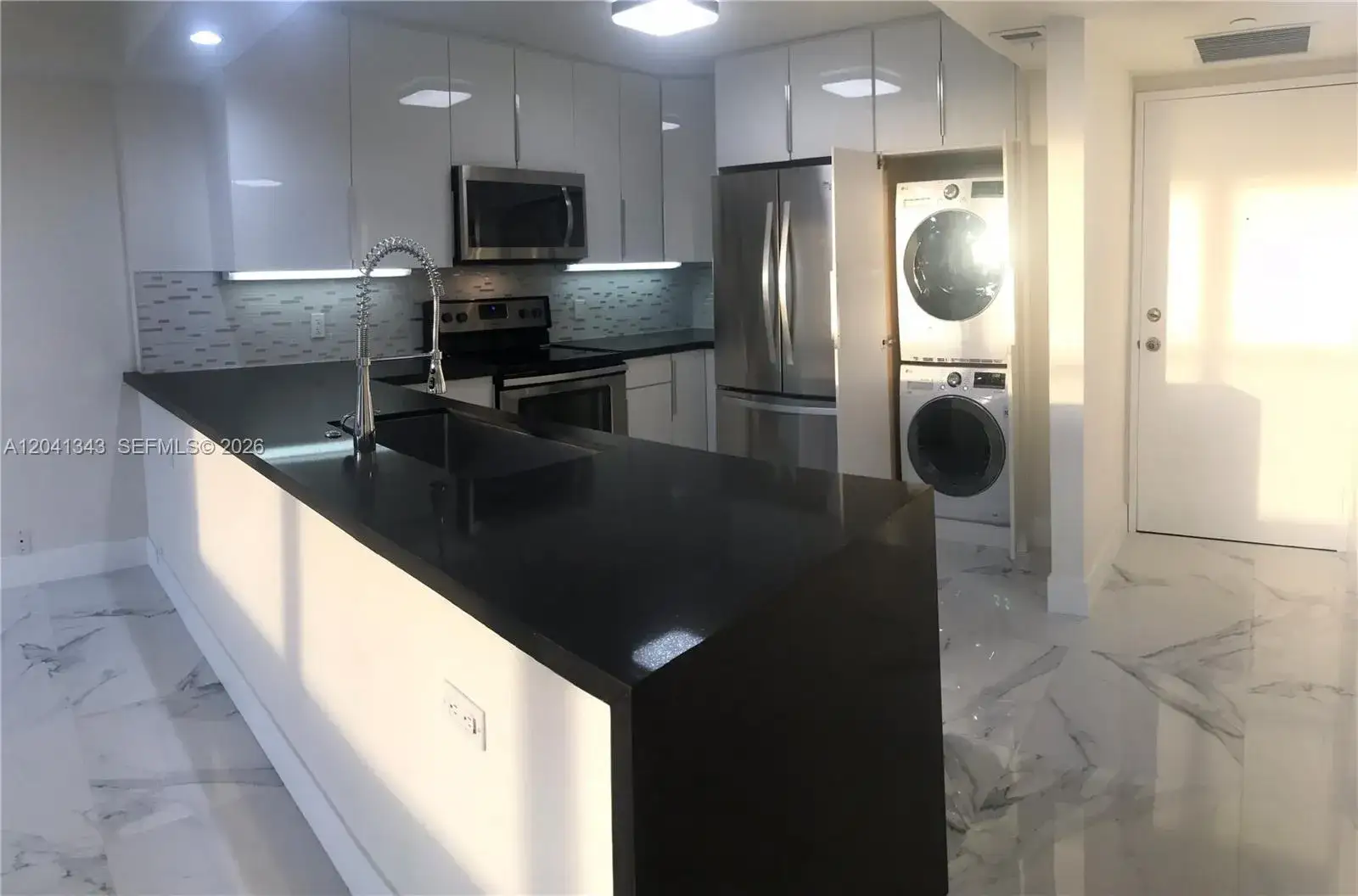 1 bedroom 1 bath Residential for sale at 1901 Brickell Ave # B2003, Miami FL 33129