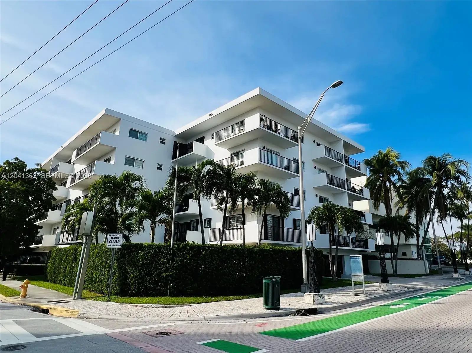 2 bedroom 2 bath Residential Lease for rent at 1900 Meridian Ave # 306, Miami Beach FL 33139