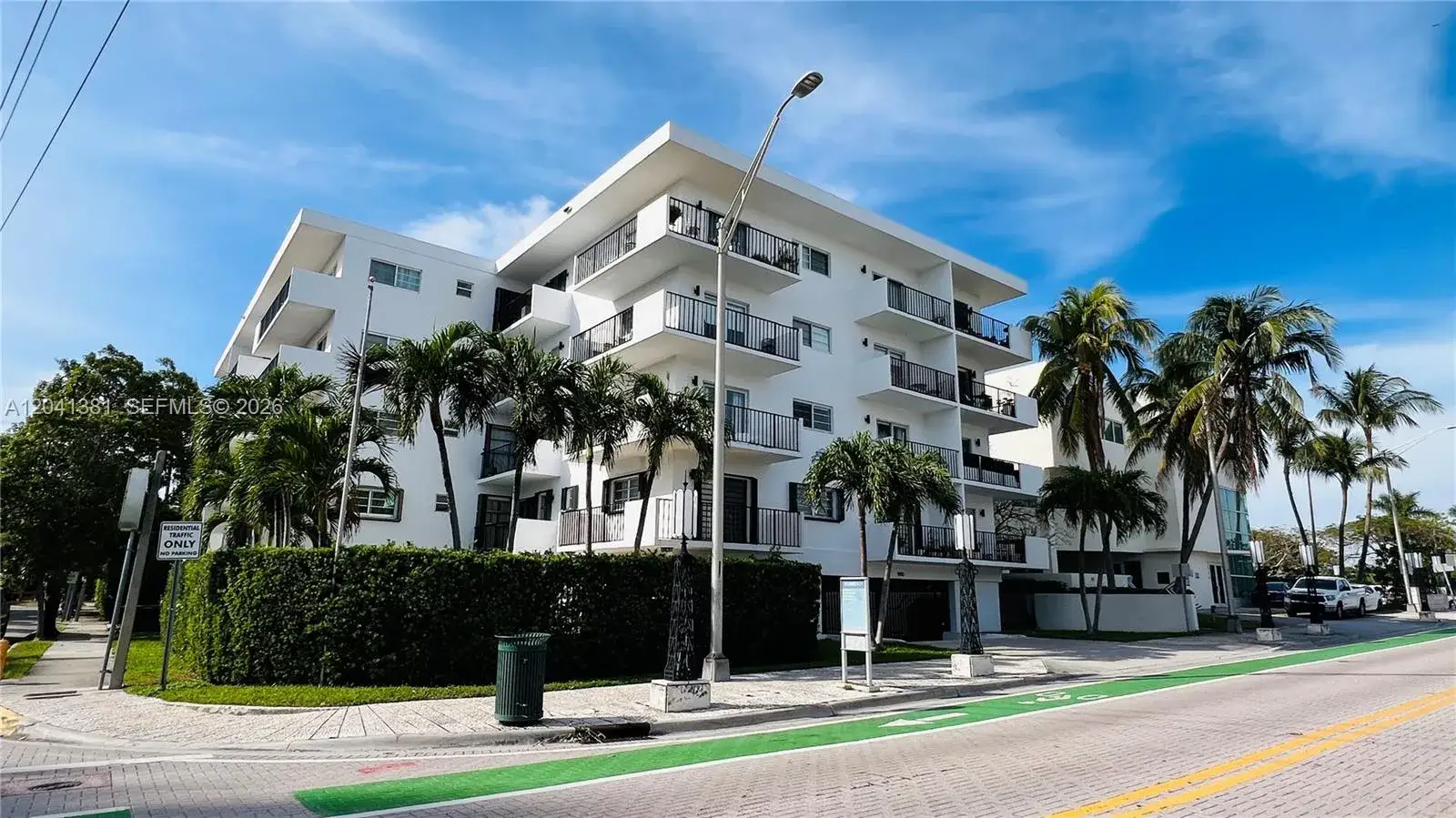 1 bedroom 1 bath Residential Lease for rent at 1900 Meridian Ave # 403, Miami Beach FL 33139