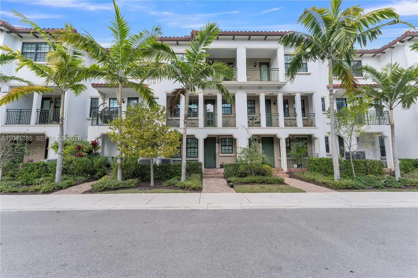 3 bedroom 3 bath Residential for sale at 11537 SW 13th Ct, Pembroke Pines FL 33025