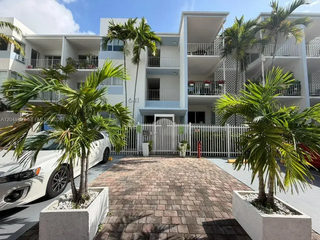 1 bedroom 1 bath Residential for sale at 641 Espanola Way # 3, Miami Beach FL 33139