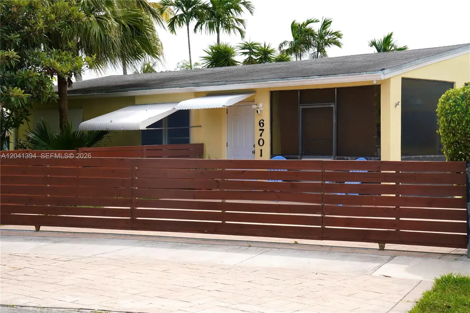 2 bedroom 1 bath Residential for sale at 6701 Harding St, Hollywood FL 33024