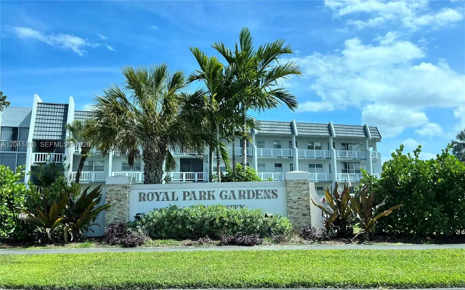 1 bedroom 1 bath Residential for sale at 6550 Royal Palm Blvd # 105A, Margate FL 33063