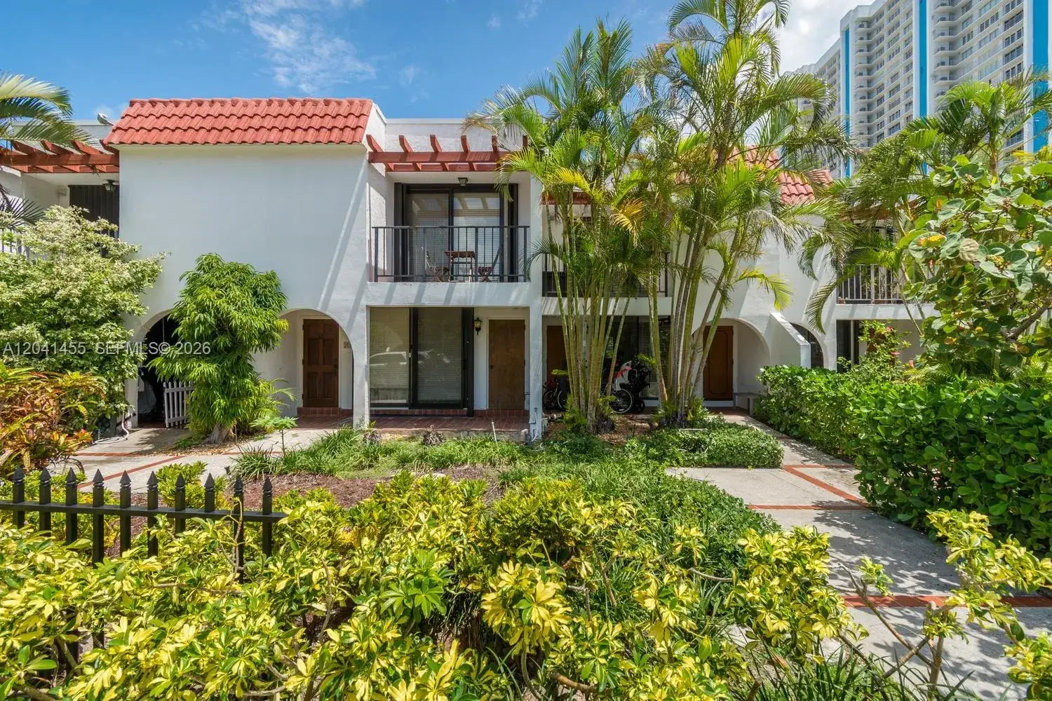2 bedroom 3 bath Residential for sale at 425 Grapetree Dr # 206, Key Biscayne FL 33149