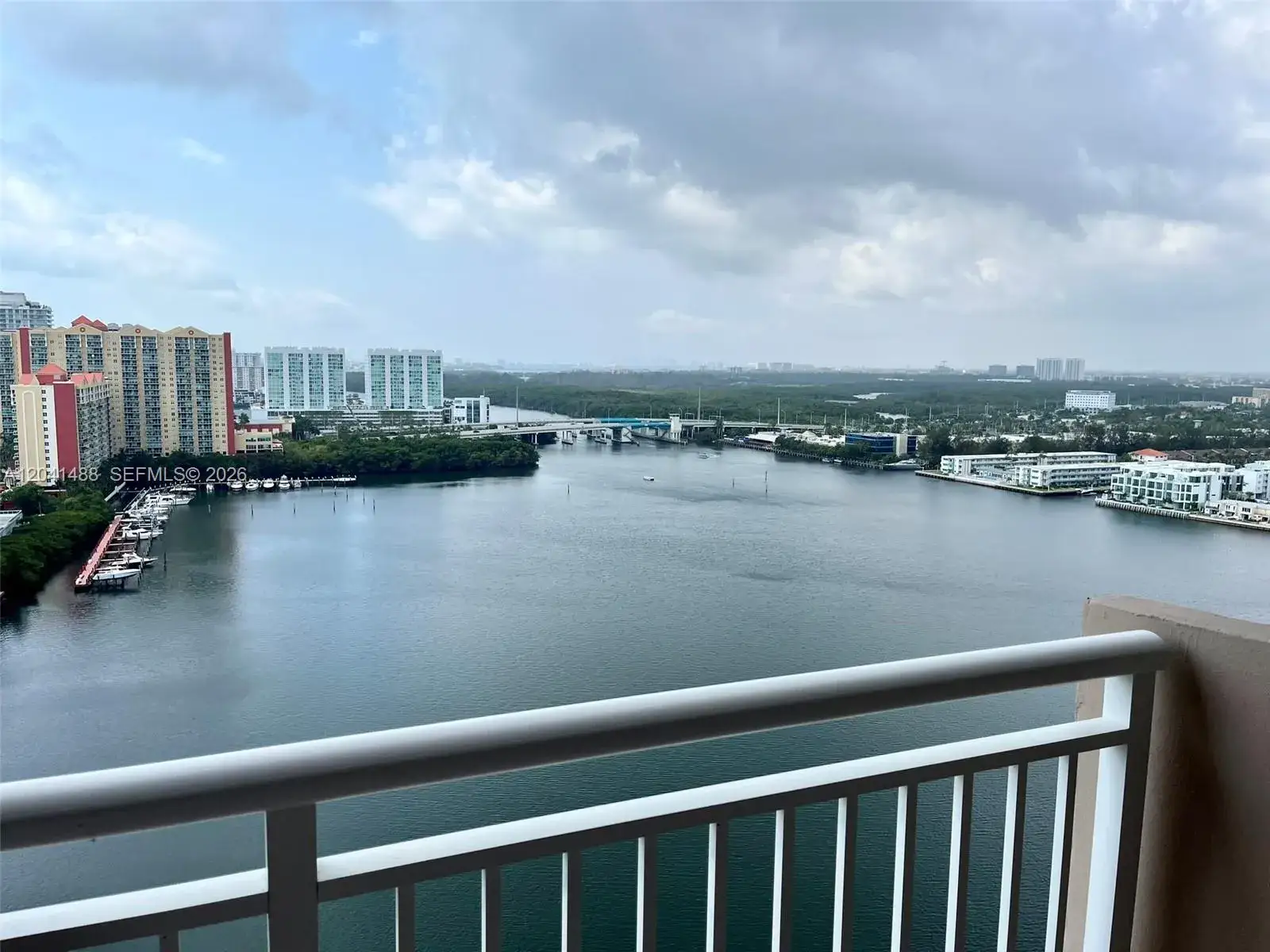 1 bedroom 1 bath Residential Lease for rent at 250 174th St # 2301, Sunny Isles Beach FL 33160