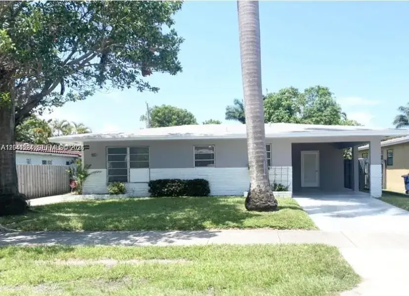 2 bedroom 2 bath Residential Lease for rent at 1005 NE 2nd St # 1, Hallandale Beach FL 33009
