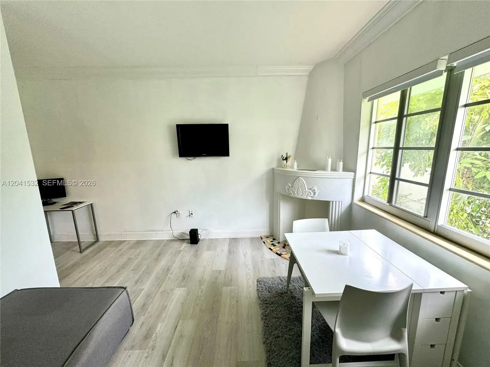 1 bedroom 1 bath Residential Lease for rent at 1341 Meridian Ave # 204, Miami Beach FL 33139