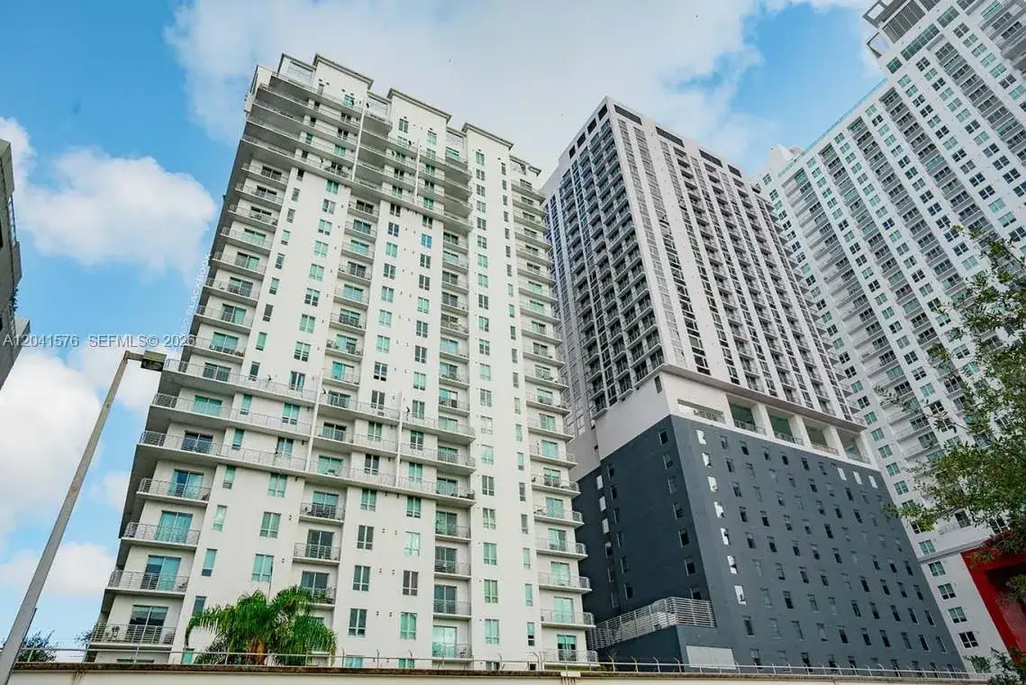 1 bedroom 1 bath Residential Lease for rent at 234 NE 3rd St # 1404, Miami FL 33132