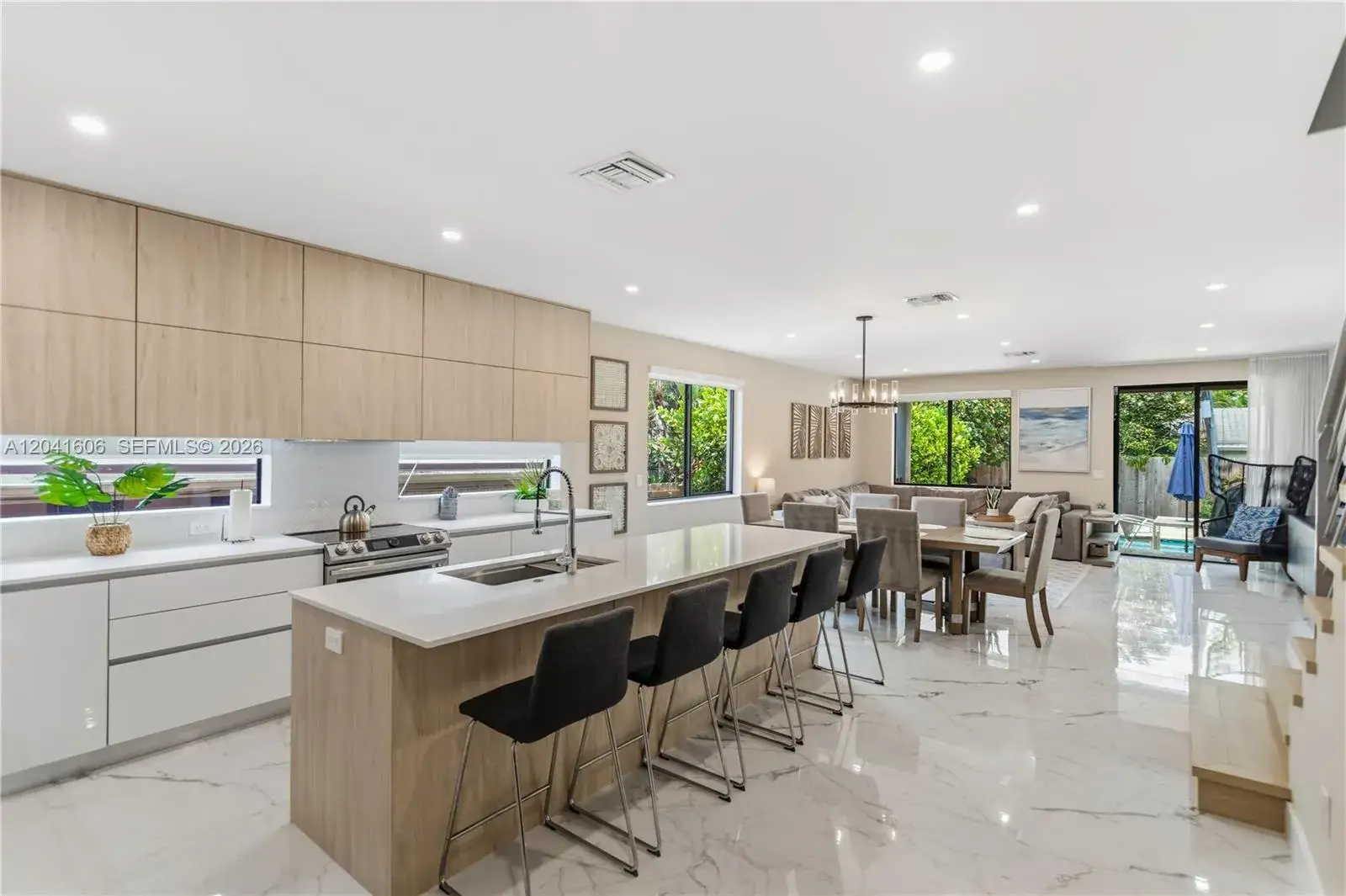 3 bedroom 3 bath Residential for sale at 809 SW 10th Ter, Fort Lauderdale FL 33315