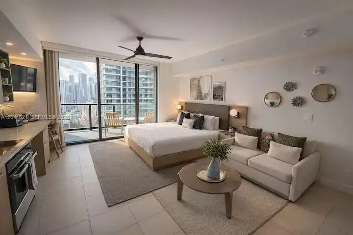 1 bath Residential Lease for rent at 159 NE 6th St # 2606, Miami FL 33132