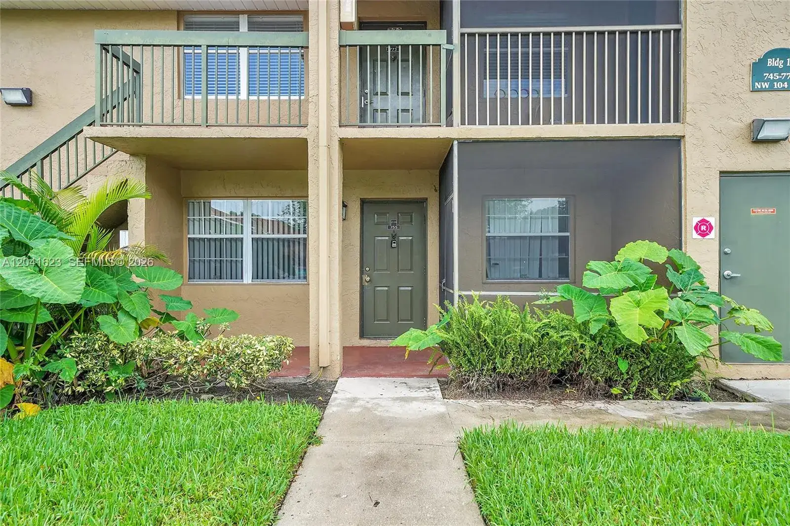 2 bedroom 2 bath Residential Lease for rent at 755 NW 104th Ave # 104, Pembroke Pines FL 33026