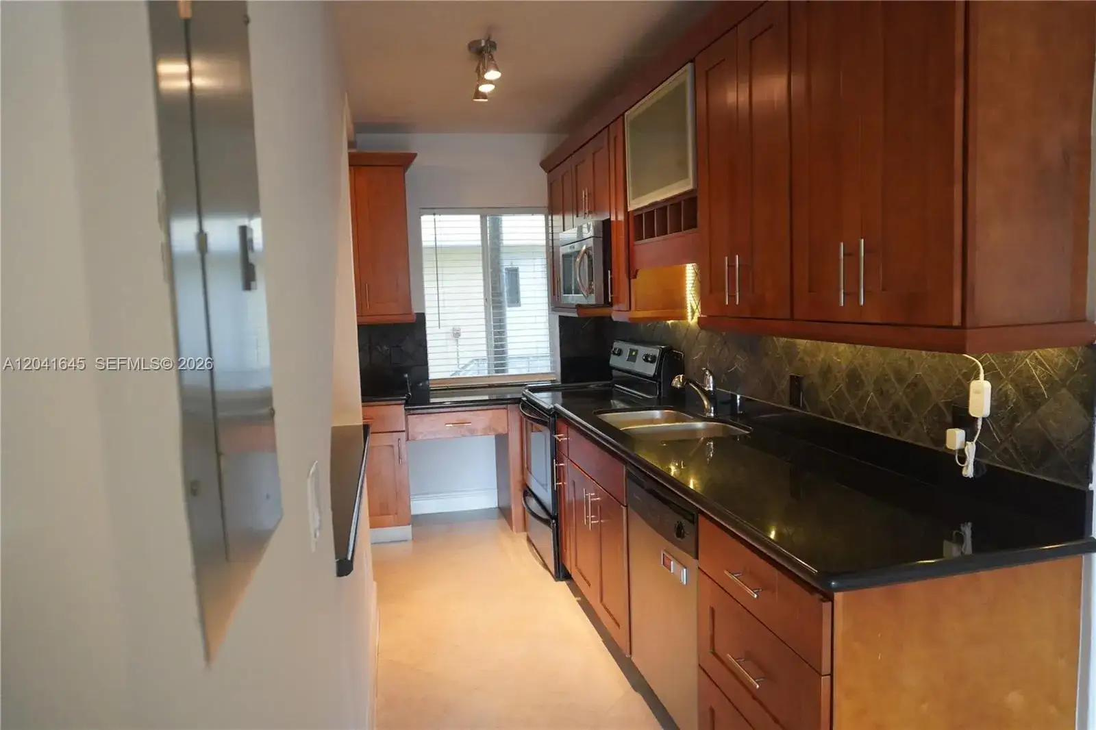 2 bedroom 2 bath Residential Lease for rent at 2880 Pine Tree Dr # 2, Miami Beach FL 33140