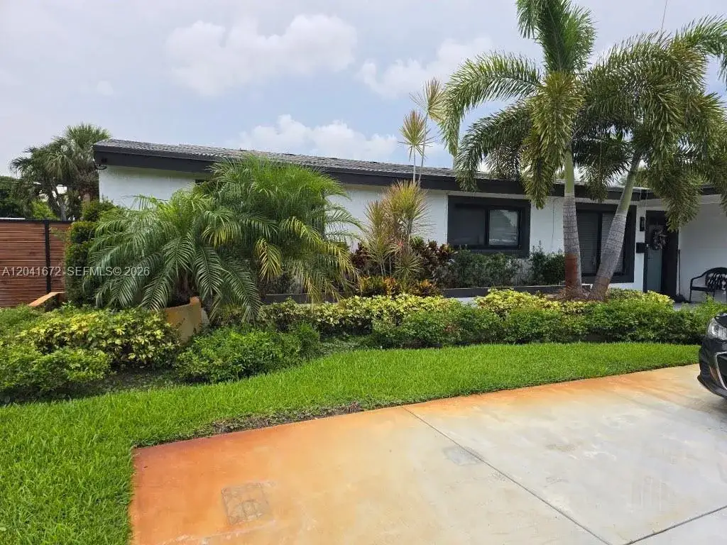 4 bedroom 3 bath Residential for sale at 1049 Wyoming Ave, Fort Lauderdale FL 33312