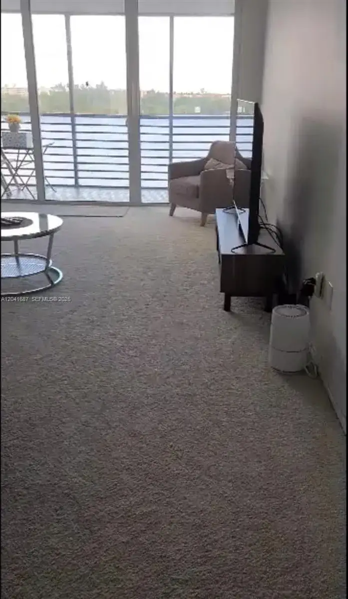 1 bedroom 1 bath Residential Lease for rent at 1075 NE Miami Gardens Dr # 708, Miami FL 33179