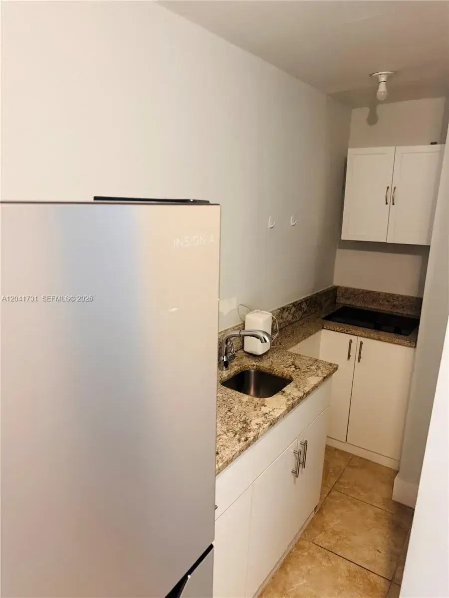 1 bedroom 1 bath Residential Lease for rent at 7620 SW 21st St # 2, Miami FL 33155