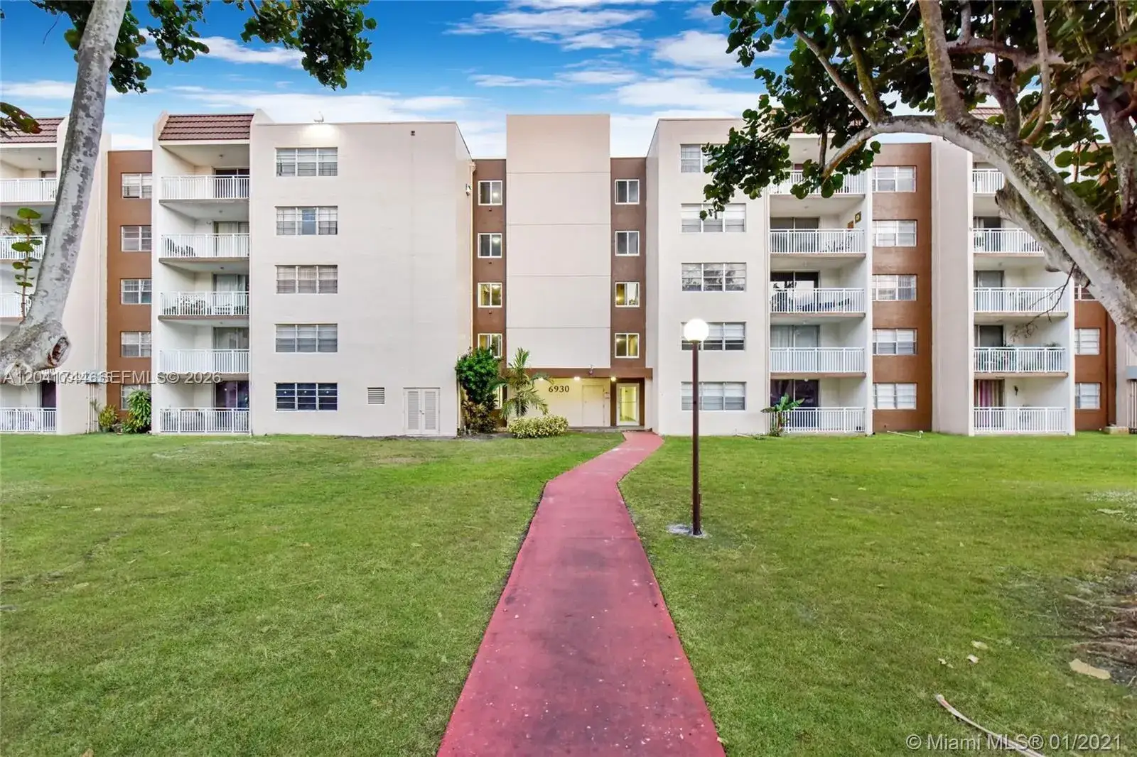 1 bedroom 1 bath Residential Lease for rent at 6930 Miami Gardens Dr # 209, Hialeah FL 33015