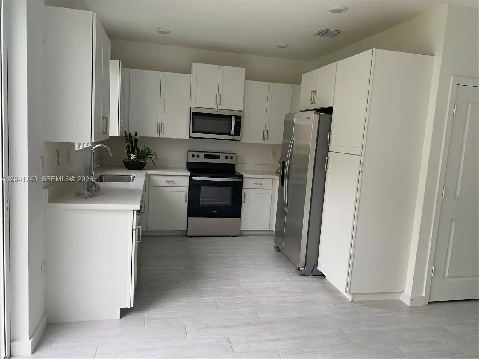 3 bedroom 2 bath Residential Lease for rent at 1068 SE 24th Ave # 1068, Homestead FL 33035