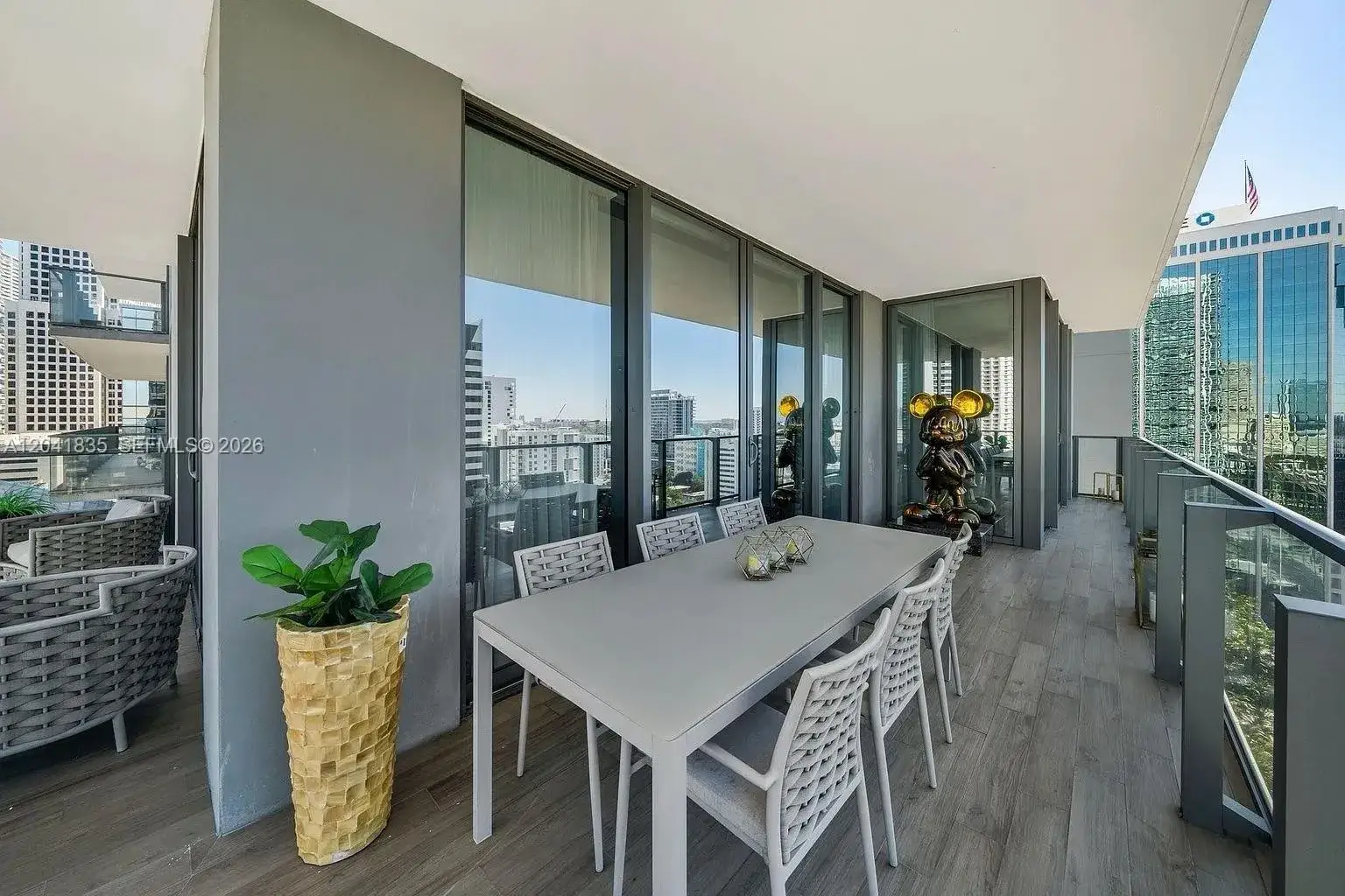 3 bedroom 3 bath Residential Lease for rent at 88 SW 7th St # 1212, Miami FL 33130