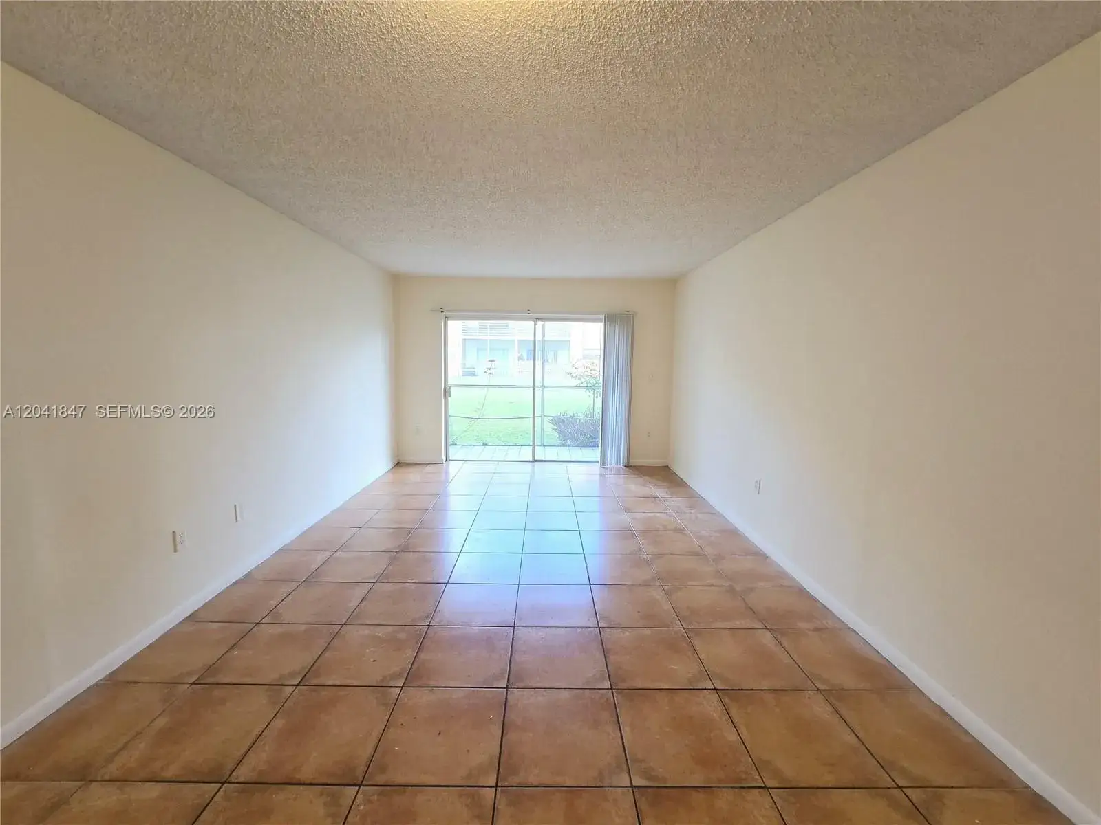 1 bedroom 1 bath Residential for sale at 3600 NW 21st St # 103, Lauderdale Lakes FL 33311
