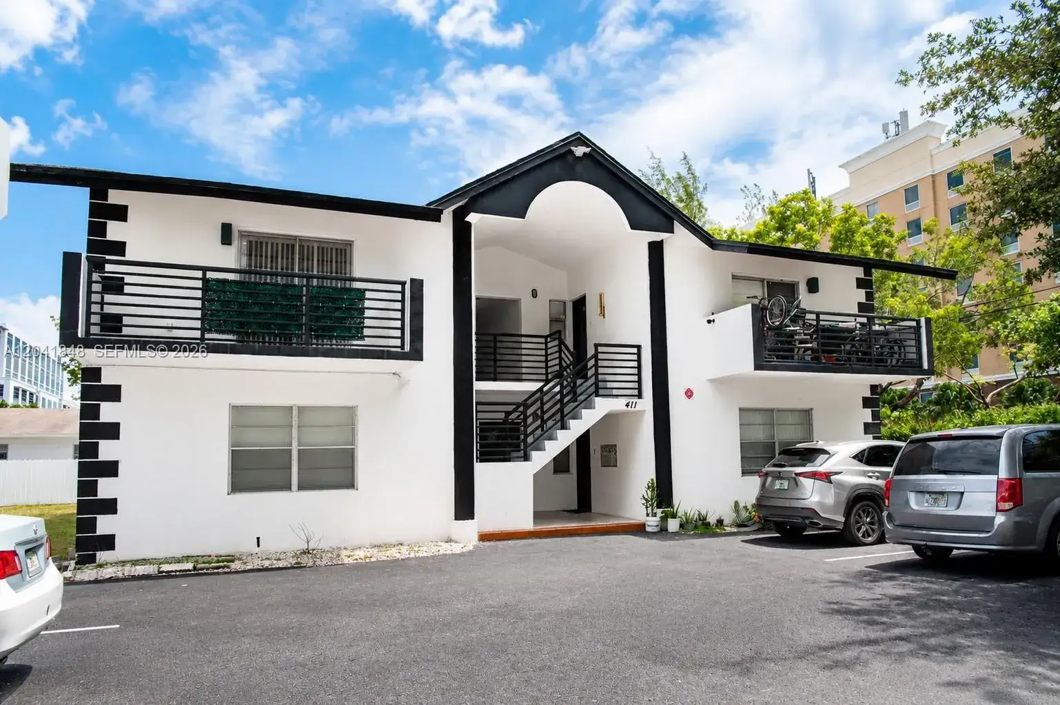 3 bedroom 2 bath Residential Lease for rent at 411 SE 10th St # 1, Hallandale Beach FL 33009
