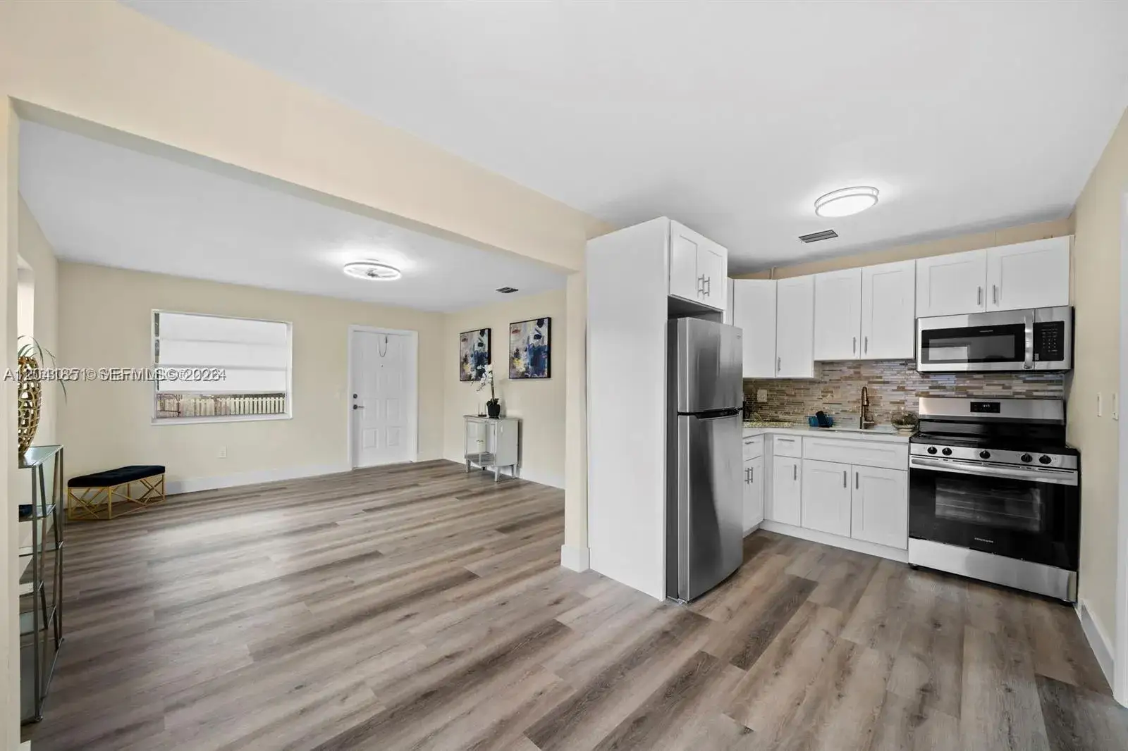 3 bedroom 1 bath Residential Lease for rent at 7532 Farragut St # 0, Hollywood FL 33024
