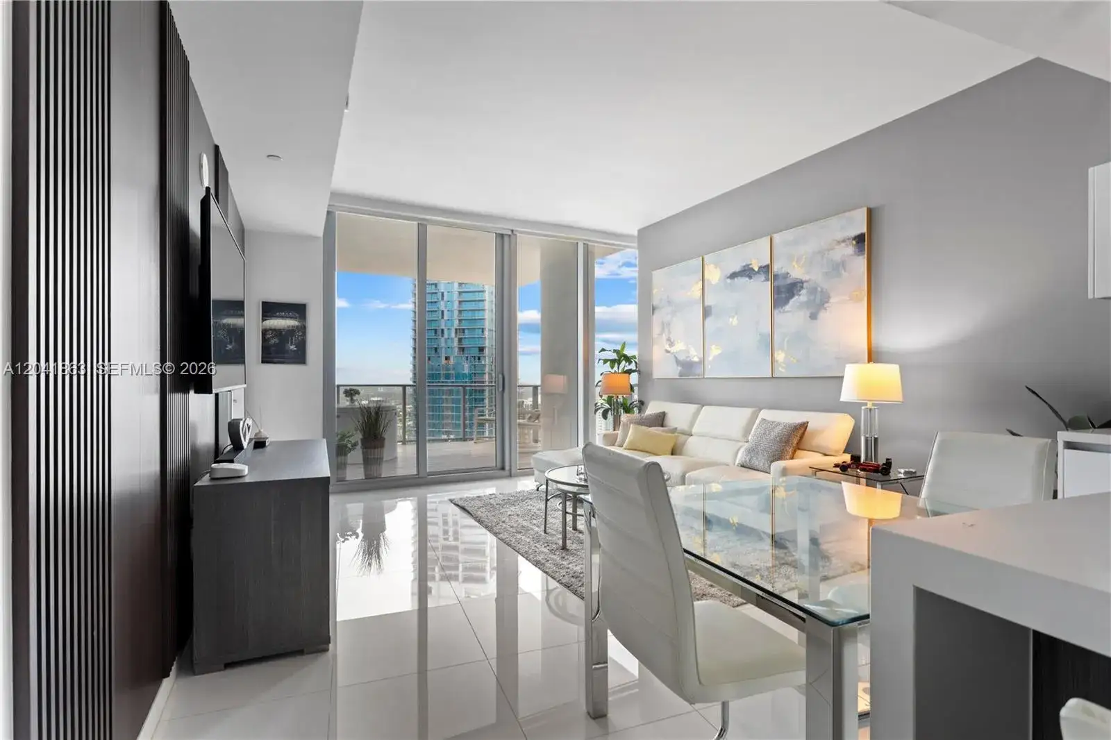 1 bedroom 2 bath Residential Lease for rent at 851 NE 1st Ave # 3900, Miami FL 33132