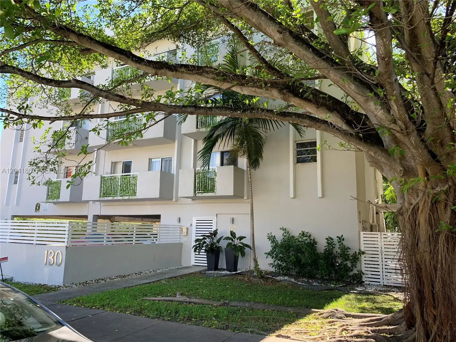 2 bedroom 1 bath Residential Lease for rent at 130 Mendoza Ave # 33, Coral Gables FL 33134