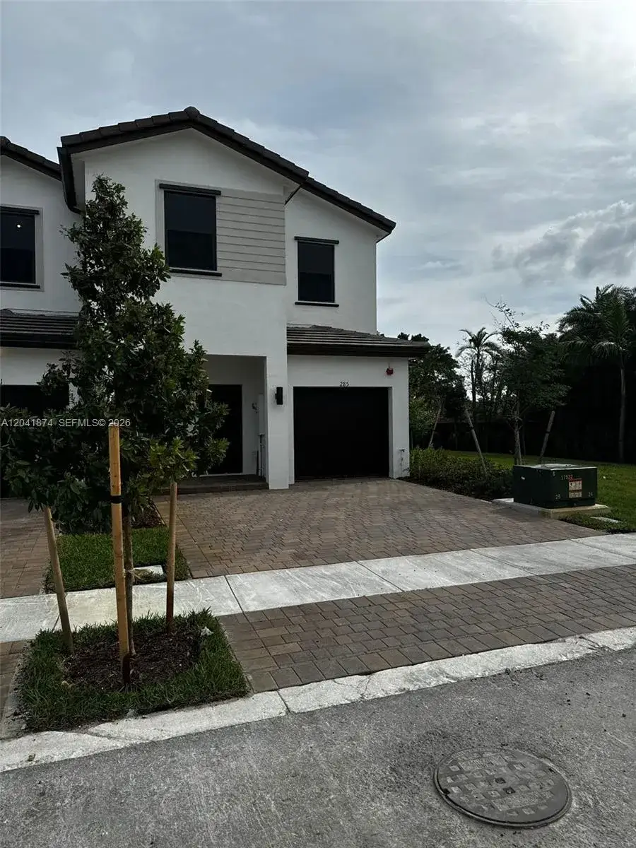 4 bedroom 2 bath Residential Lease for rent at 285 SW 159th Ln # 0, Pembroke Pines FL 33027
